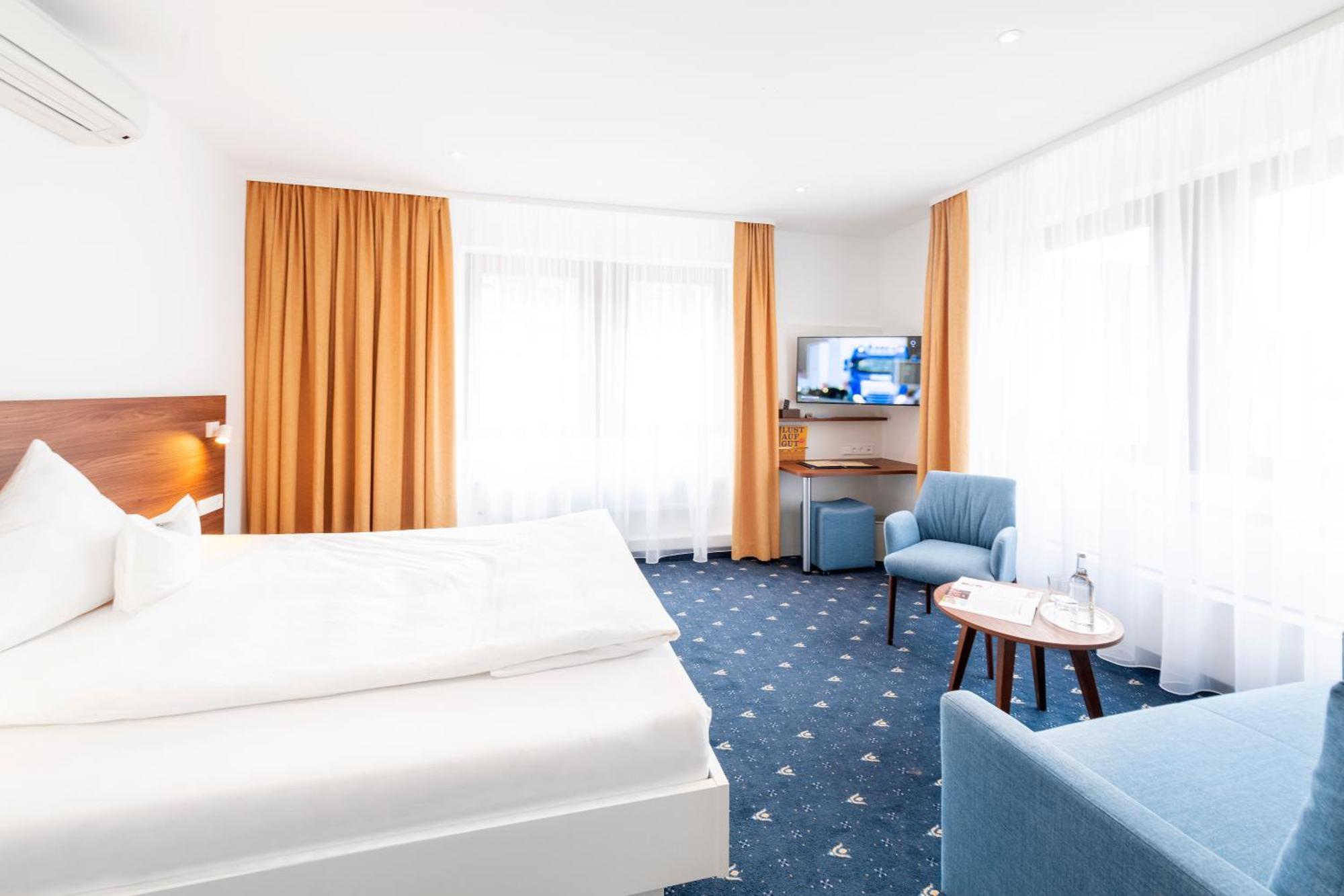 Hotel Adler Post Schwetzingen Bagian luar foto