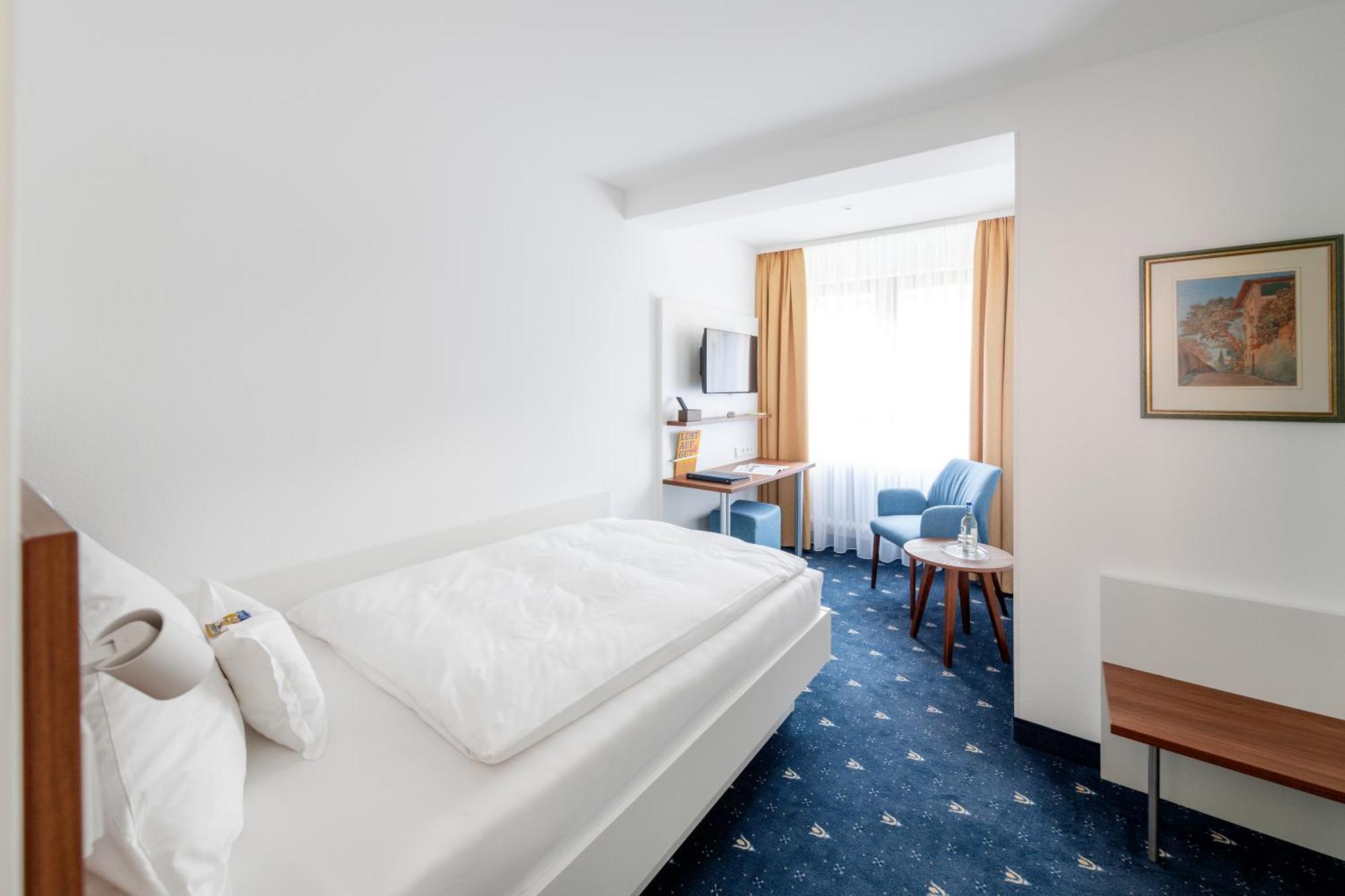 Hotel Adler Post Schwetzingen Bagian luar foto