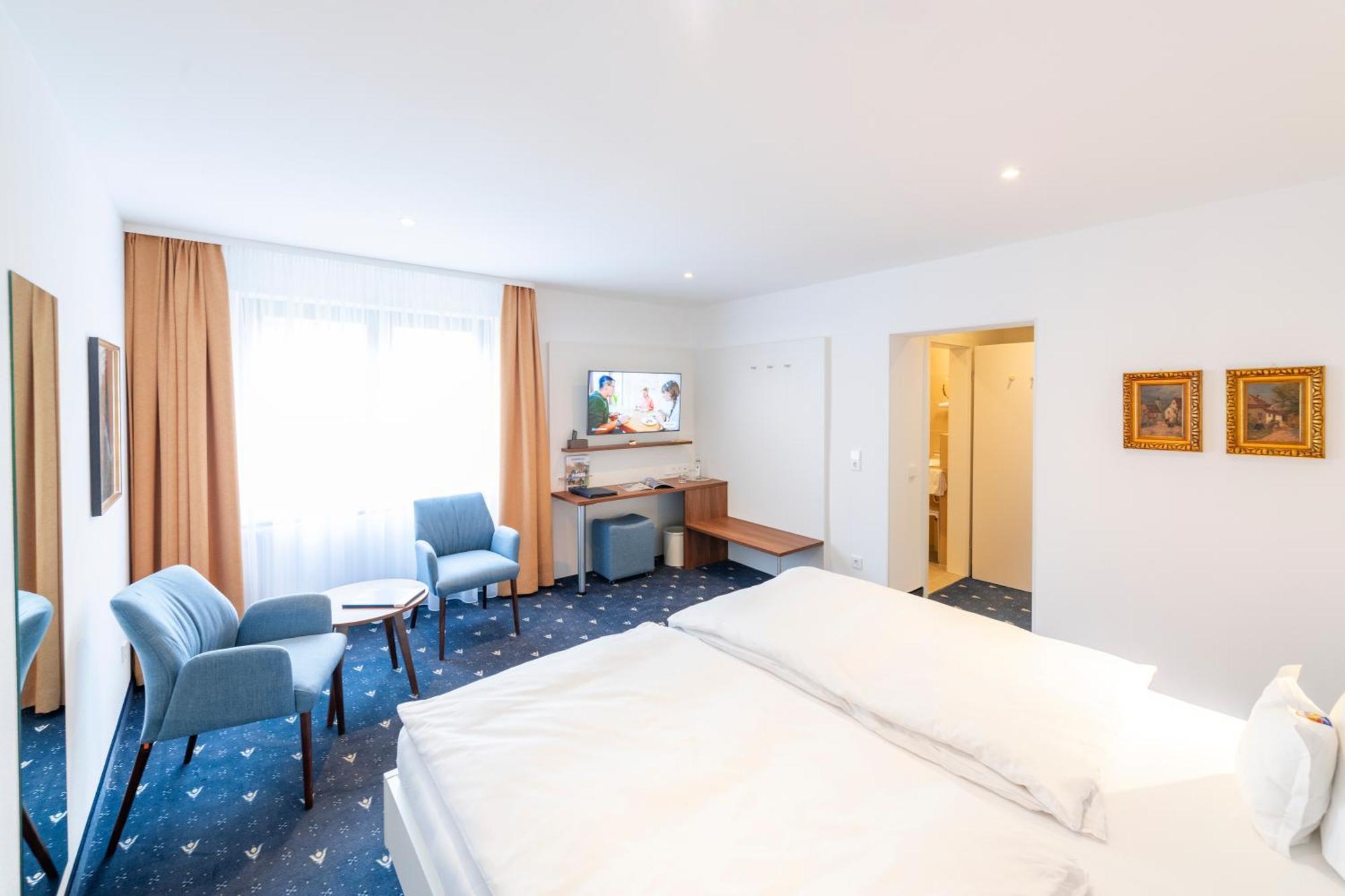 Hotel Adler Post Schwetzingen Bagian luar foto