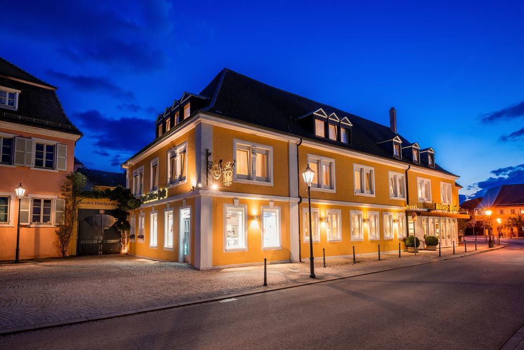 Hotel Adler Post Schwetzingen Bagian luar foto