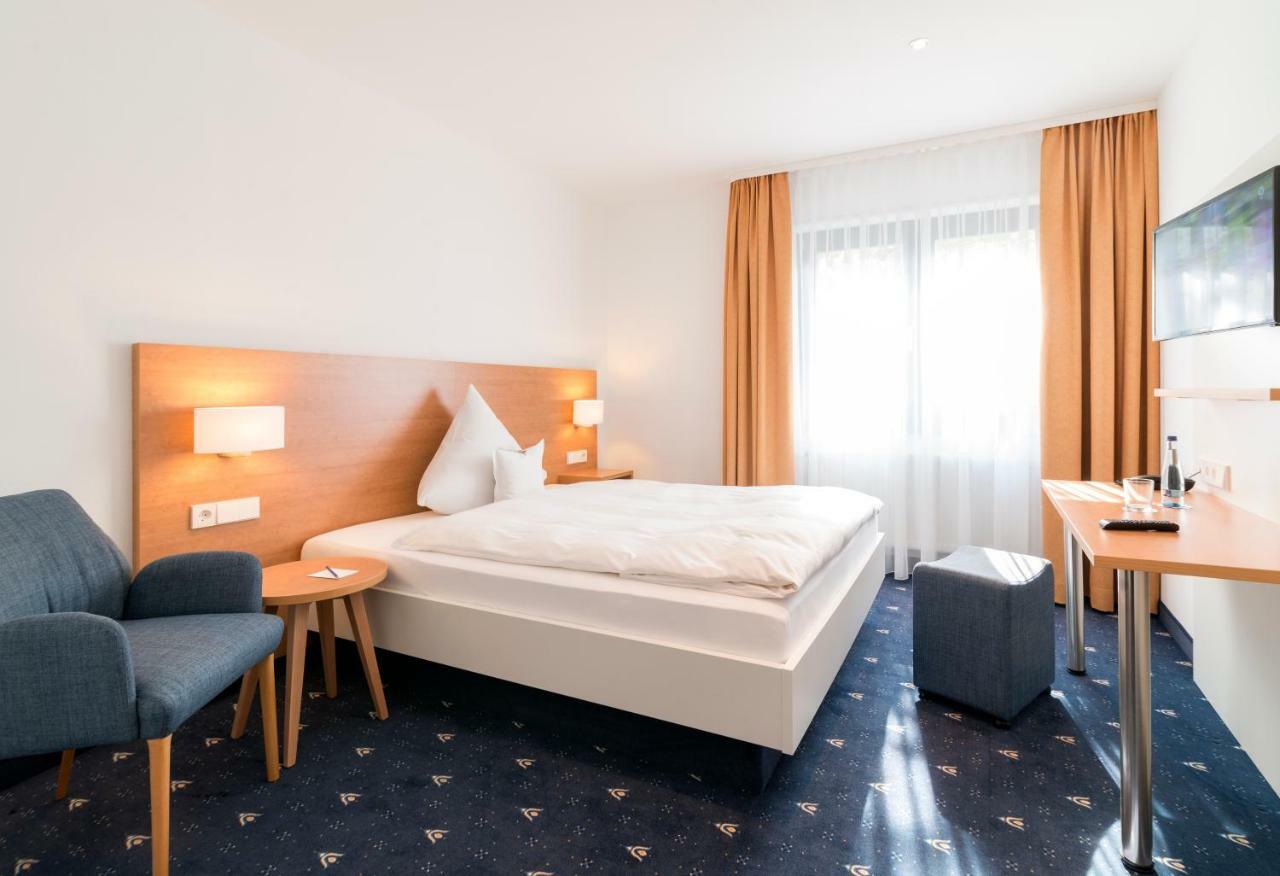 Hotel Adler Post Schwetzingen Bagian luar foto